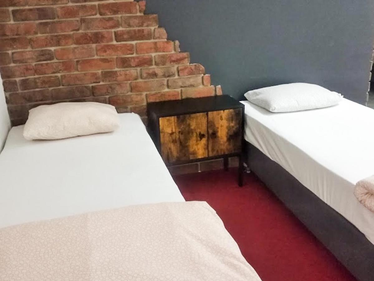 Music Hostel Piotrkowska Лодзь Экстерьер фото